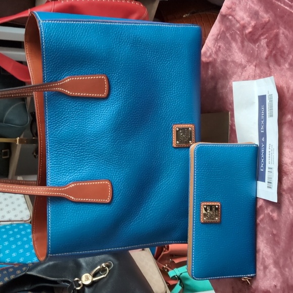 NWTs Dooney And Bourke Pebble Grain Small Ashton Tote On The Color Persian 🔵💙 - Picture 3 of 11
